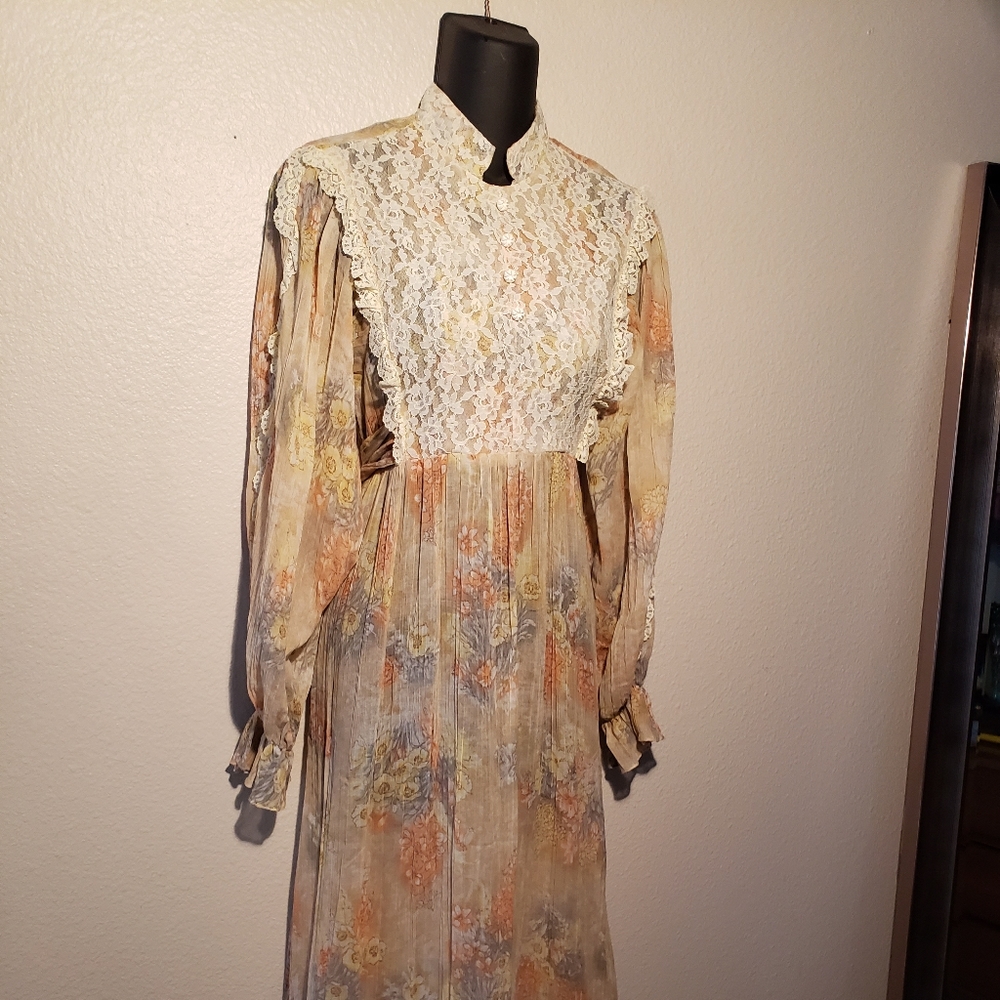 Prairie dress maxi lace small